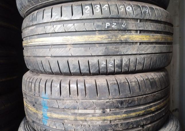 Pirelli P Zero PZ4 235/50 R19