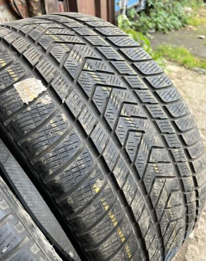 Pirelli Scorpion Winter 325/35 R22