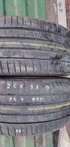 Pirelli P Zero PZ4 255/35 R19 Y