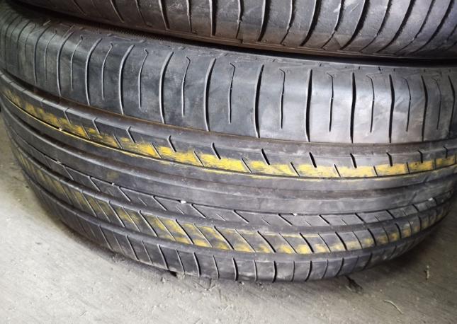 Yokohama Advan dB V552 225/55 R17