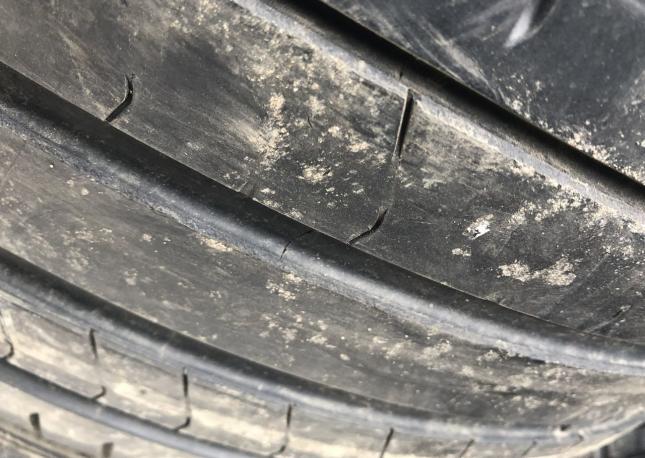 Pirelli P Zero PZ4 275/30 R20