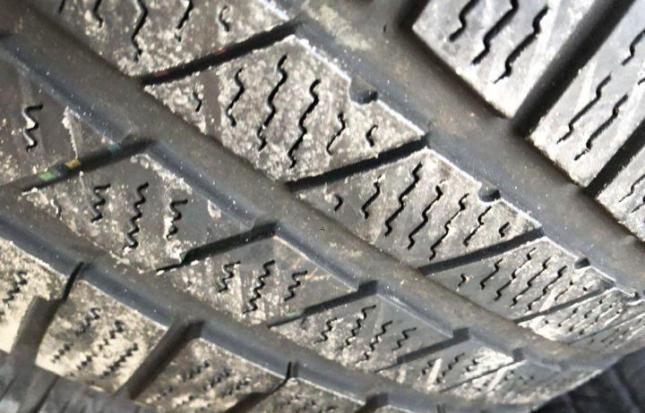 Continental ContiCrossContact Winter 215/70 R16