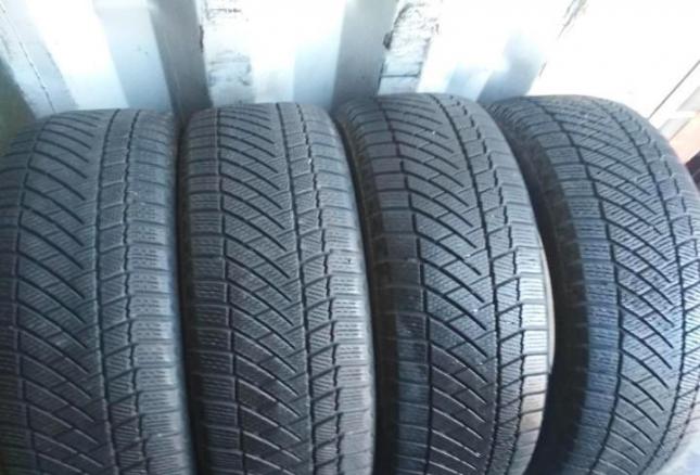 Continental ContiVikingContact 5 215/55 R17