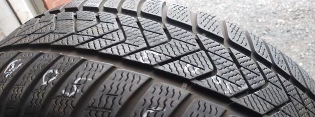Pirelli Winter Sottozero 3 235/50 R19