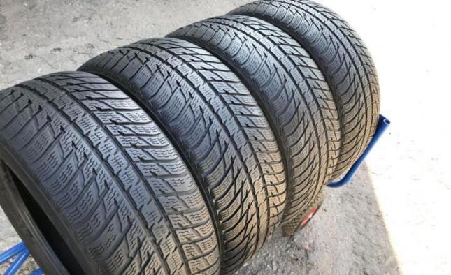 Nokian Tyres WR SUV 3 225/65 R17