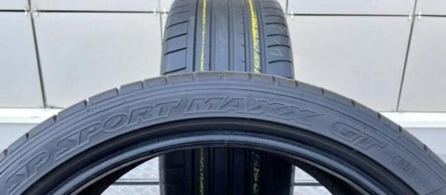 Dunlop SP Sport Maxx GT 275/30 R20