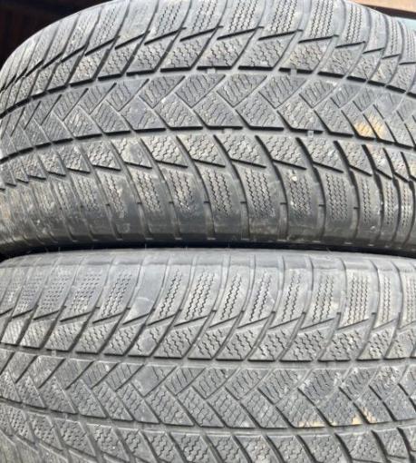 Bridgestone Blizzak LM-001 225/40 R18