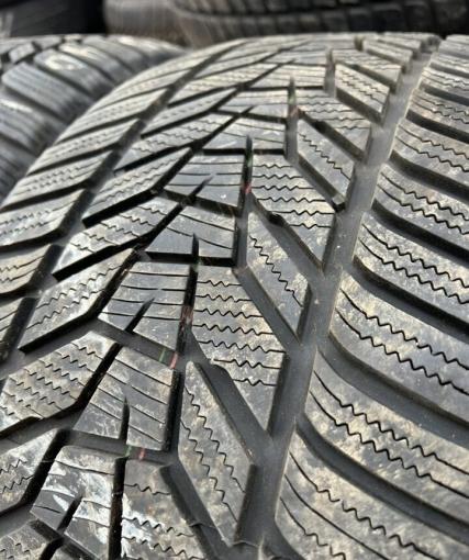 Hankook Winter I&#39;Cept Evo 3 W330 245/40 R18
