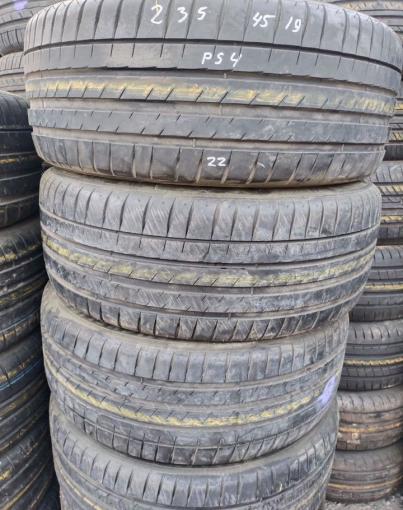 Michelin Pilot Sport 4 235/45 R19