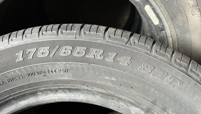 Dunlop SP 10 175/65 R14