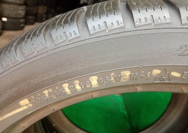 Continental ContiWinterContact TS 830 P 225/45 R18 V