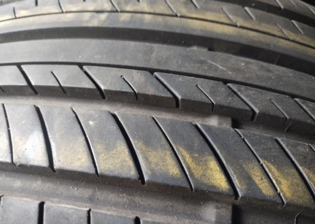 Yokohama Advan dB V552 255/45 R18
