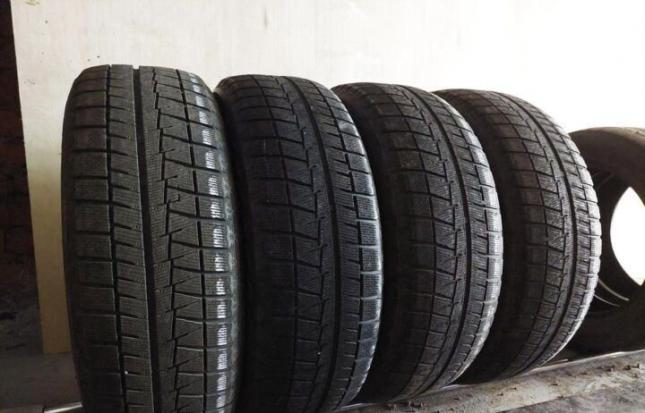 Bridgestone Blizzak Revo1 225/45 R17