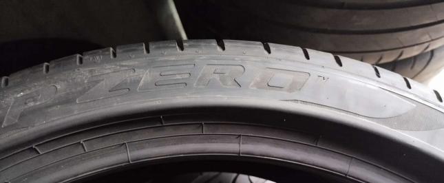 Pirelli P Zero PZ4 275/35 R21