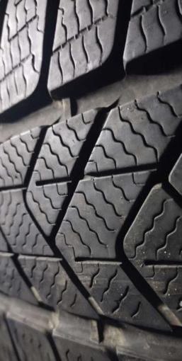 Pirelli Winter Sottozero 3 235/45 R18 V