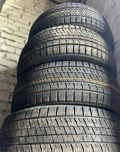 Bridgestone Blizzak VRX2 245/45 R19