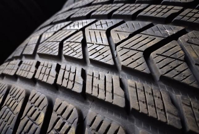 Pirelli Scorpion Winter 275/45 R21 V