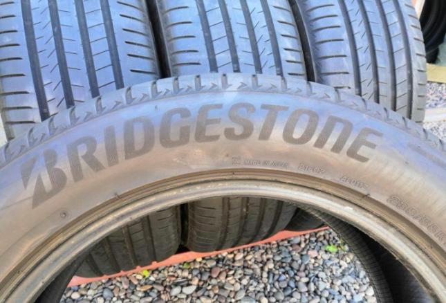 Bridgestone Alenza 001 225/60 R18