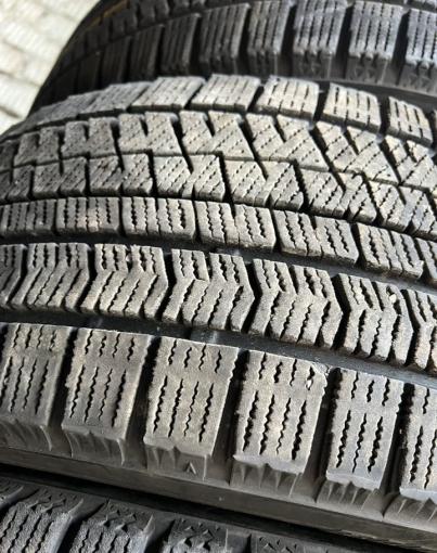 Bridgestone Blizzak VRX2 245/45 R19