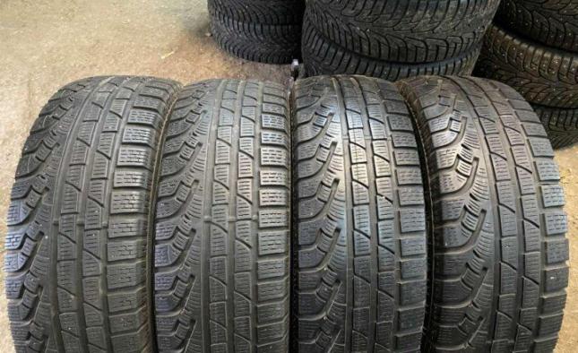 Pirelli Winter Sottozero II 235/45 R18