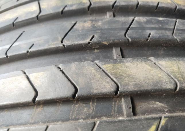Pirelli P Zero PZ4 235/35 R20