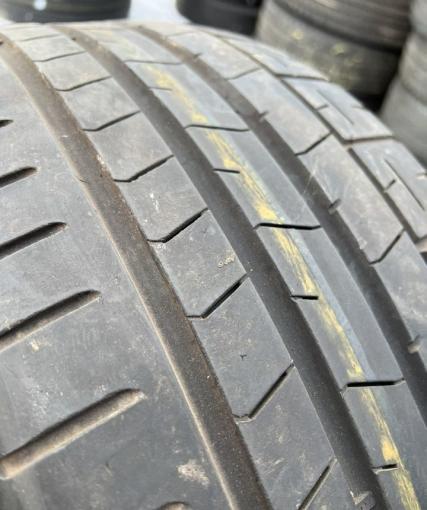 Pirelli P Zero PZ4 235/35 R19