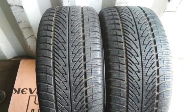 Goodyear UltraGrip Performance 215/50 R17