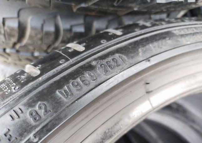 Pirelli P Zero PZ4 275/30 R20