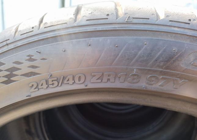 Kumho Ecsta PS71 245/40 R18 и 265/35 R18