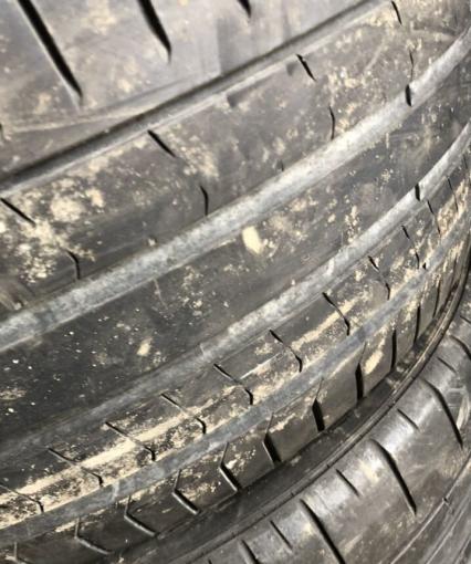 Pirelli P Zero PZ4 275/35 R21