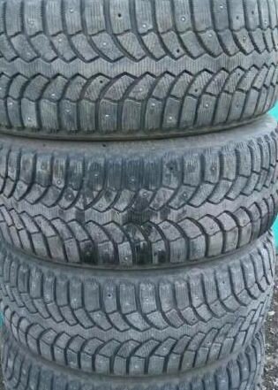 Bridgestone Blizzak Spike-01 235/65 R17