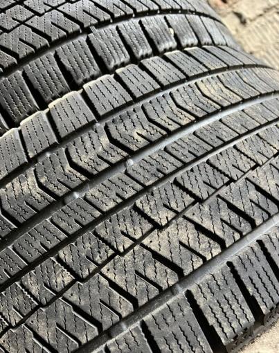 Bridgestone Blizzak VRX2 245/45 R17