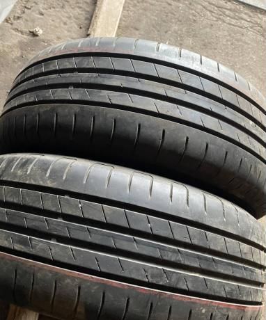 Goodyear EfficientGrip 215/55 R16