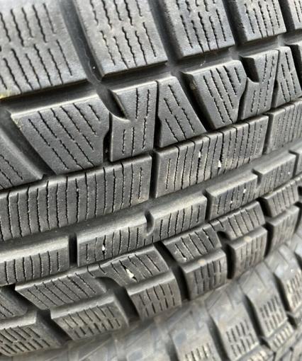 Yokohama Ice Guard IG50 215/60 R16
