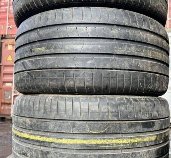 Pirelli P Zero PZ4 265/35 R21 и 305/30 R21