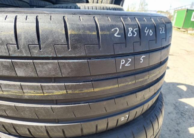 Pirelli P Zero PZ4 285/40 R22 и 325/35 R22