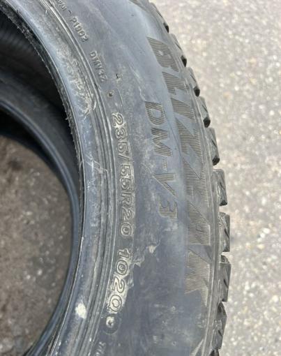 Bridgestone Blizzak DM-V3 235/55 R20