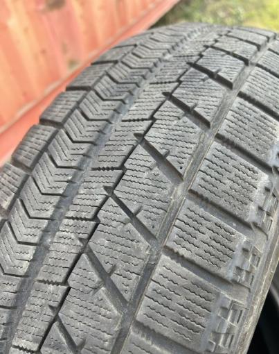 Bridgestone Blizzak VRX 215/60 R17