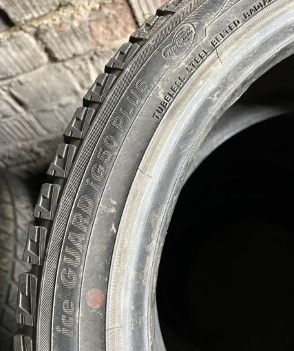 Yokohama Ice Guard IG50+ 215/45 R17