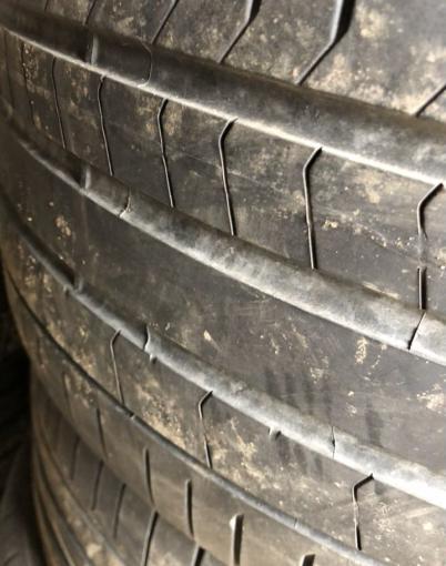 Pirelli P Zero PZ4 275/35 R21