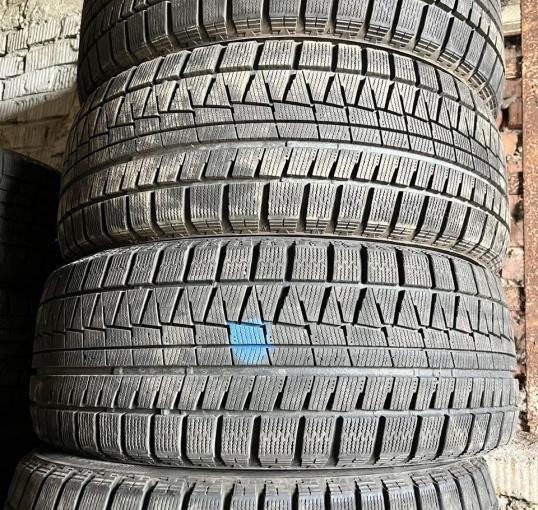 Bridgestone Blizzak Revo GZ 235/50 R18