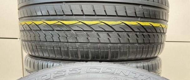 Continental ContiCrossContact UHP 235/50 R19