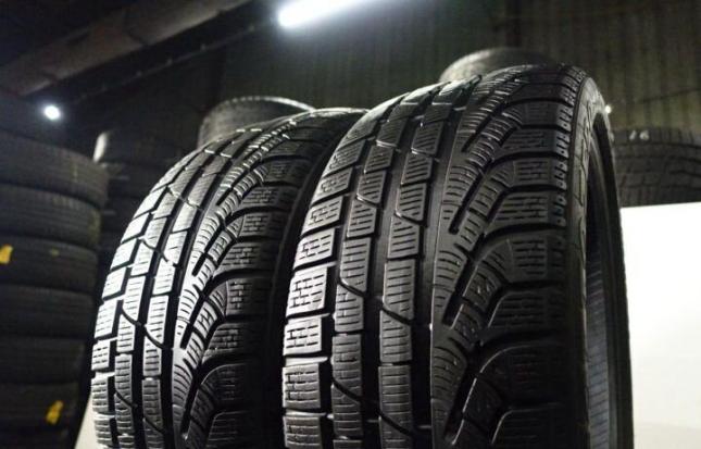 Pirelli Winter Sottozero II 295/30 R19