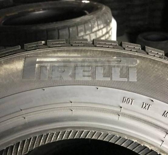 Pirelli Ice Asimmetrico Plus 245/40 R18