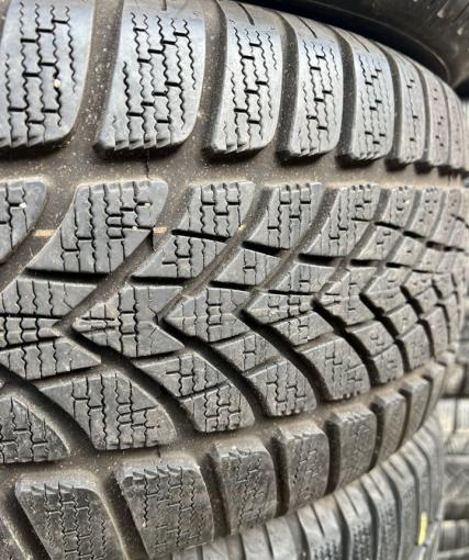 Dunlop SP Winter Sport 4D 225/50 R17