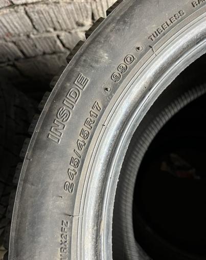 Bridgestone Blizzak VRX2 245/45 R17