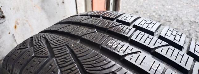 Pirelli Winter Sottozero 210 Serie II 235/50 R19