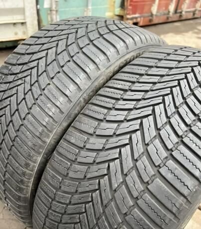 Bridgestone Weather Control A005 225/45 R19