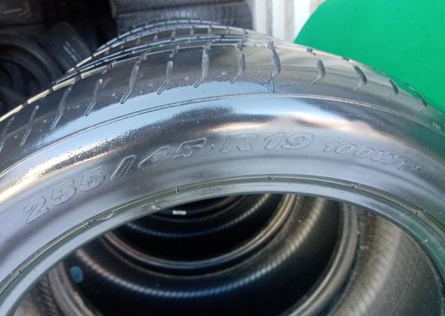 Pirelli P Zero 255/45 R19