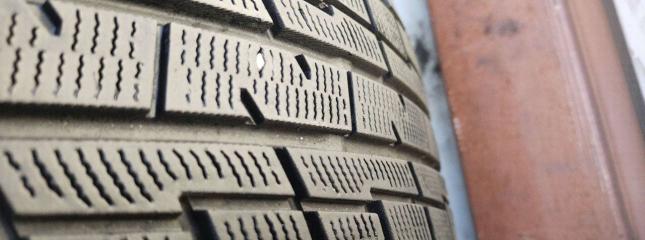 Yokohama Ice Guard IG30 215/60 R16